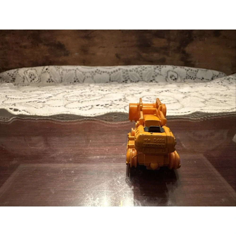 Tomica No. 106 S-1/87 Komatsu D65S Bulldozer Shovel Dozer Made In Japan
